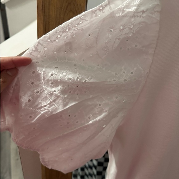 BNWOT Anthropologie Dolan Eyelet Puff Sleeve Vneck Top - Picture 2 of 3